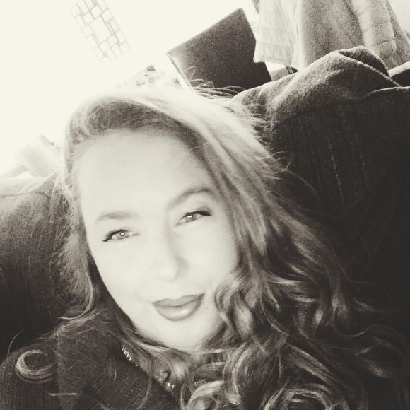 Meet your Posher, Carrie - Picture 1 of 1